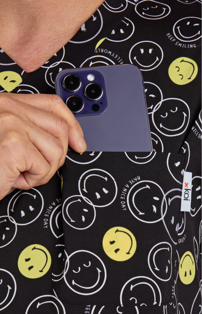 Filipina Hombre Koi X Smiley World Mod. Confident Doing Great