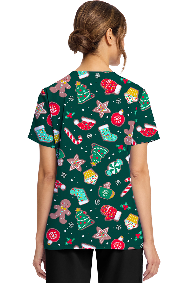 Filipina Mujer Cherokee Prints Navidad Mod. CK856 WFSA Waiting For Santa
